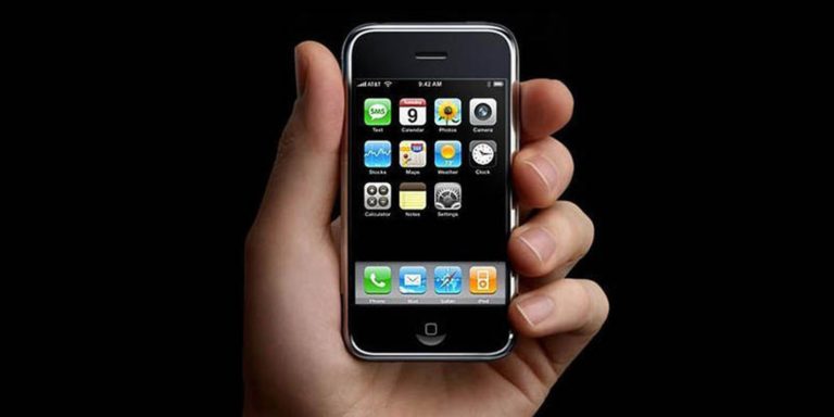Apple iPhone yang pertama kini berusia 15 tahun 7