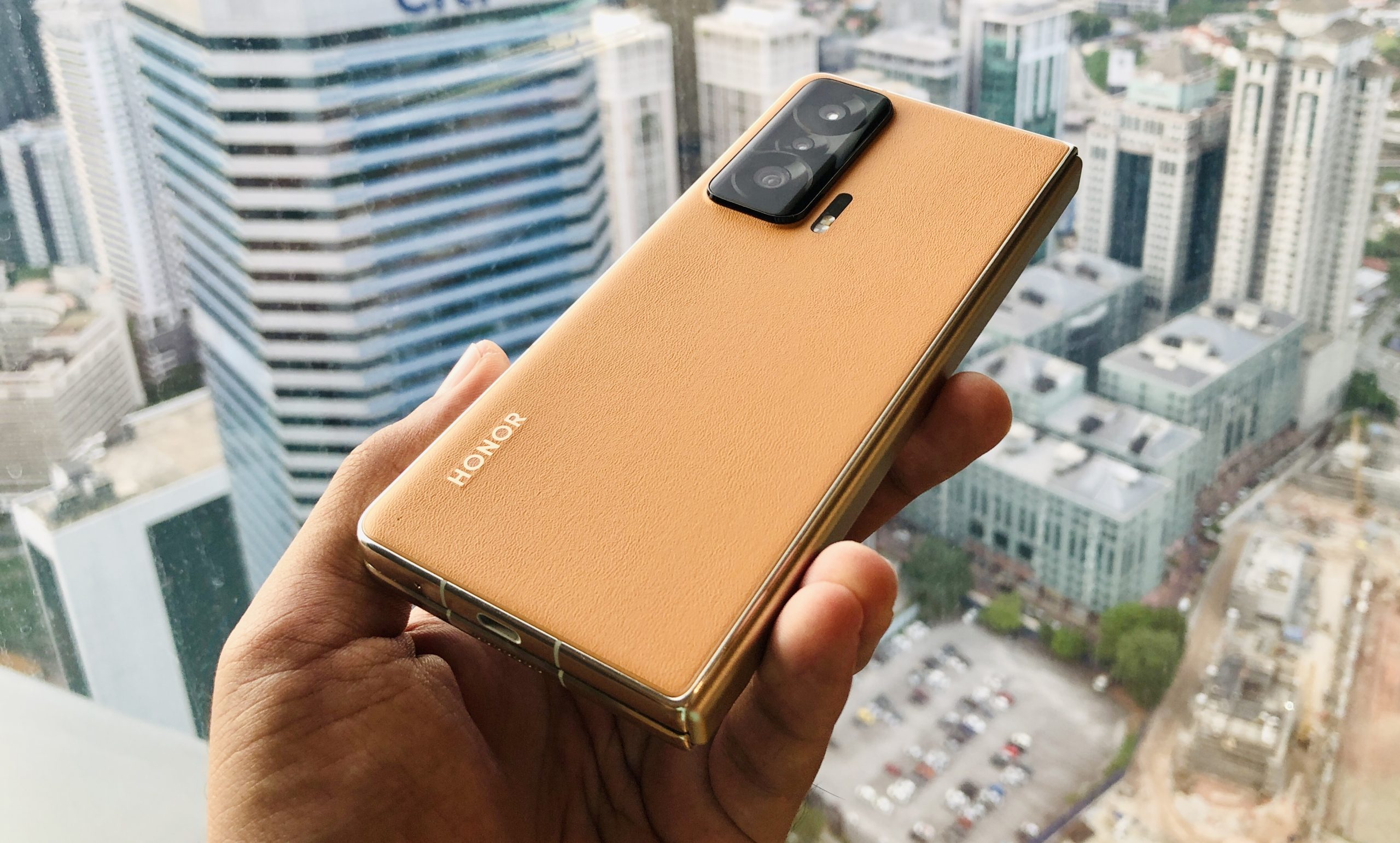 Pandangan Pertama Honor Magic V - Telefon Pintar Foldable pertama dengan Snapdragon 8 Gen 1 24