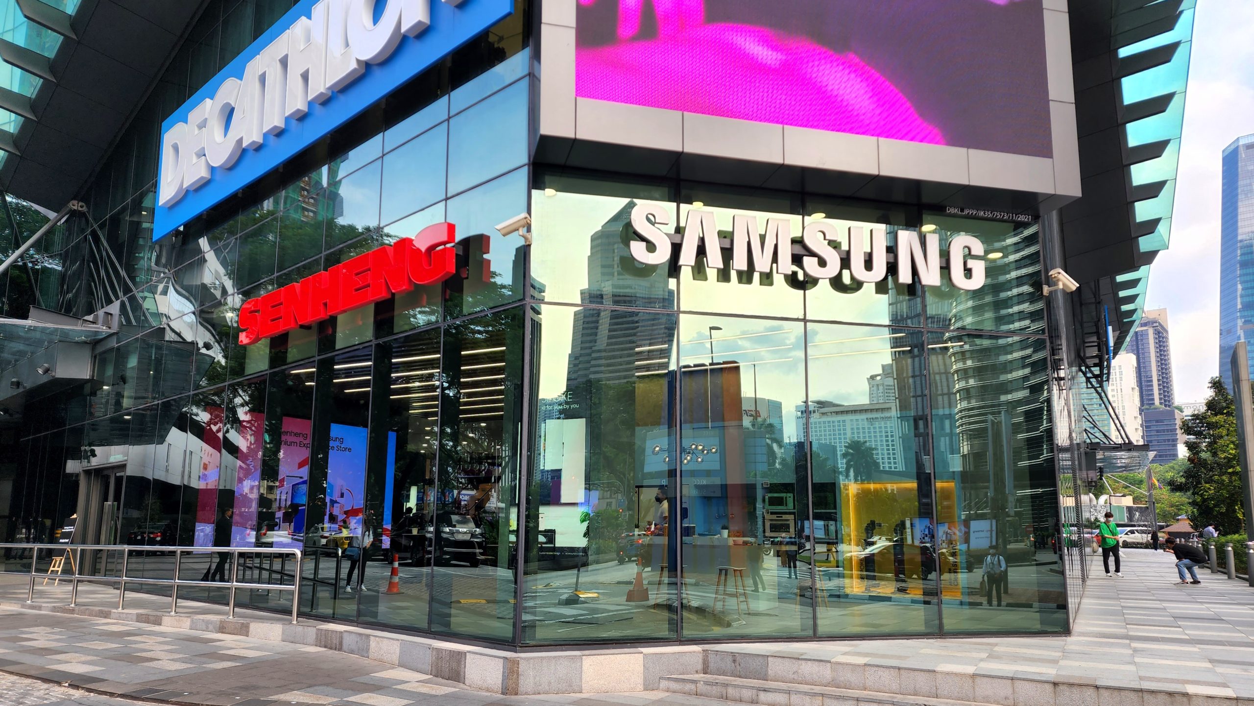 Sengheng x Samsung Premium Experience Store yang pertama di Asia Tenggara dibuka di Malaysia 20