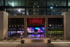 Netflix berkerjasama dengan Microsoft untuk menawarkan iklan pada pelan bulanan lebih murah 2