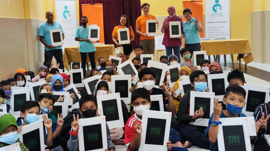 Xiaomi Malaysia sumbang 400 kit kembali ke sekolah kepada kanak-kanak kurang bernasib baik 1