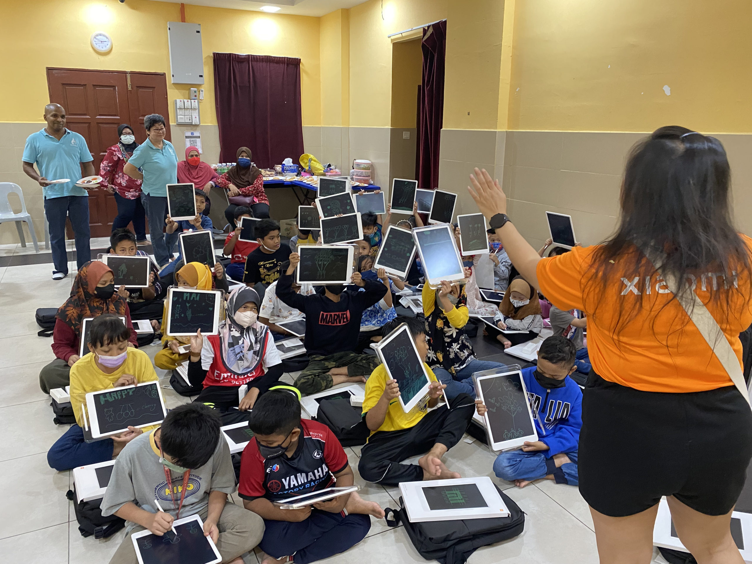 Xiaomi Malaysia sumbang 400 kit kembali ke sekolah kepada kanak-kanak kurang bernasib baik 8
