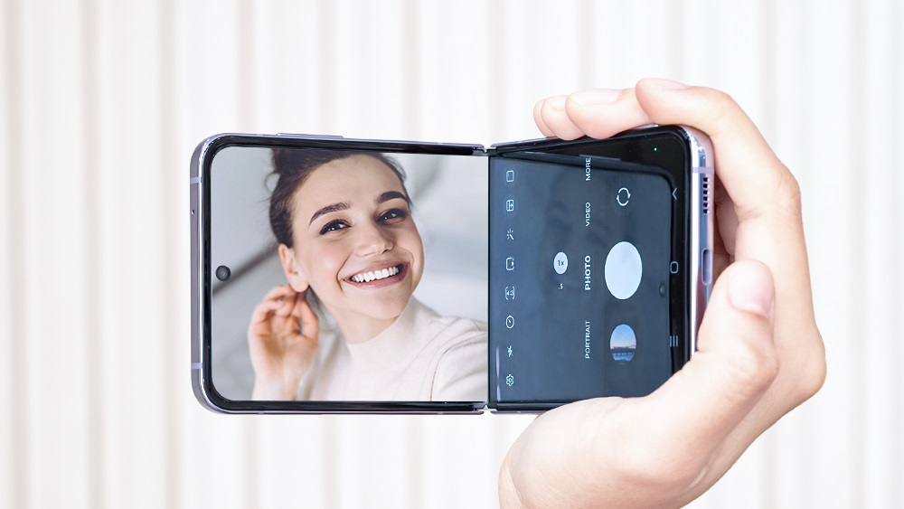 FlexCam memberikan dimensi baharu didalam fotografi pada Samsung Galaxy Z Flip4 20