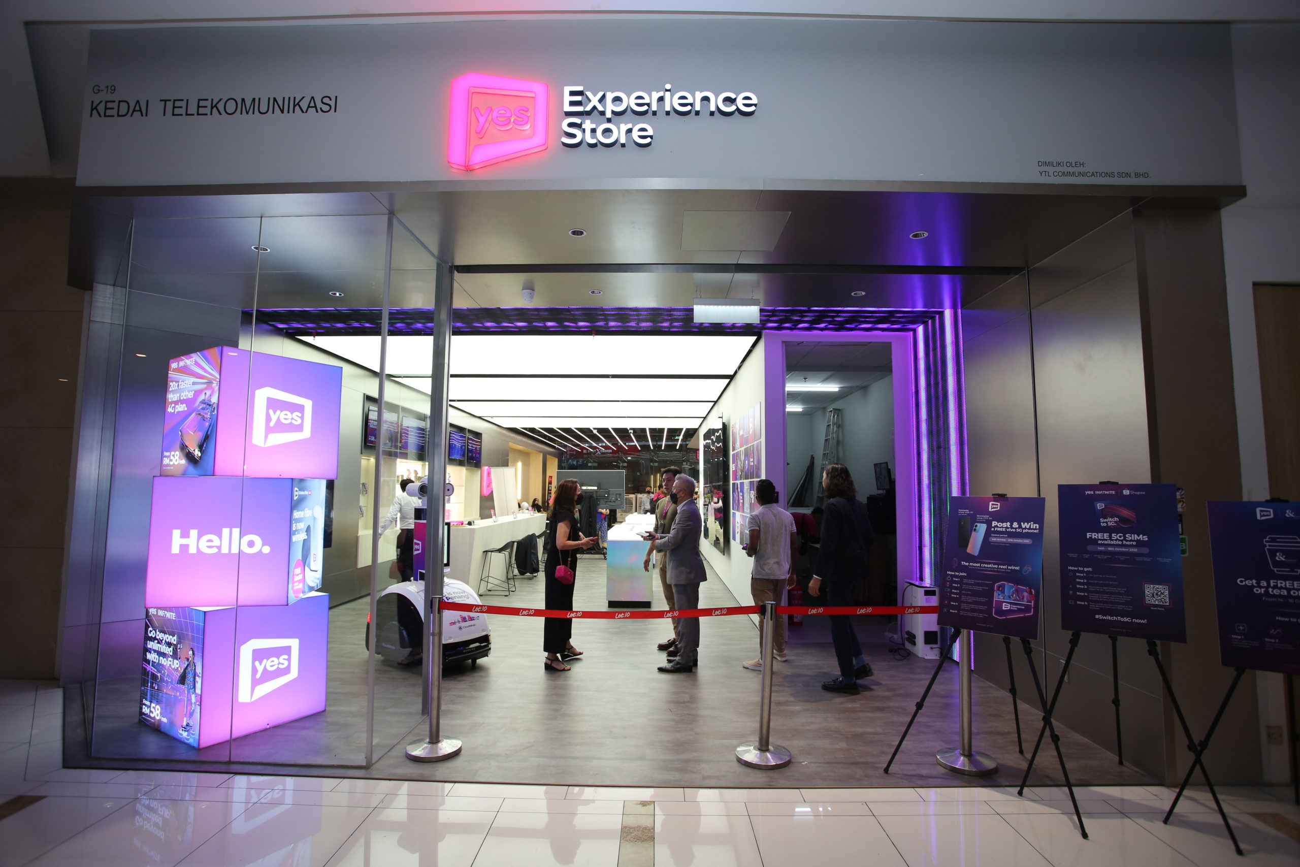 Yes secara rasminya telah membuka Yes Experience Store 5G pertama di Malaysia 15