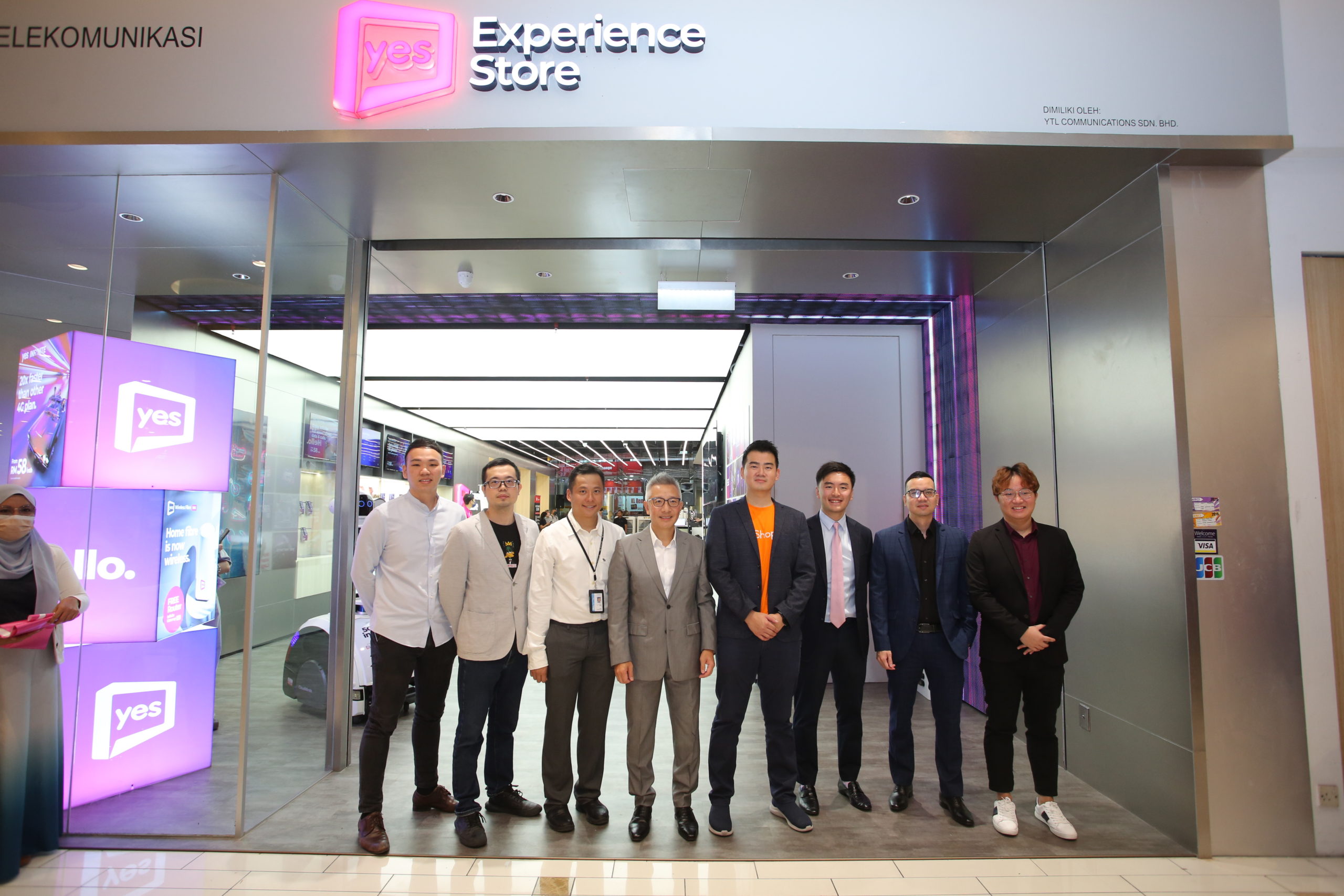 Yes secara rasminya telah membuka Yes Experience Store 5G pertama di Malaysia 13