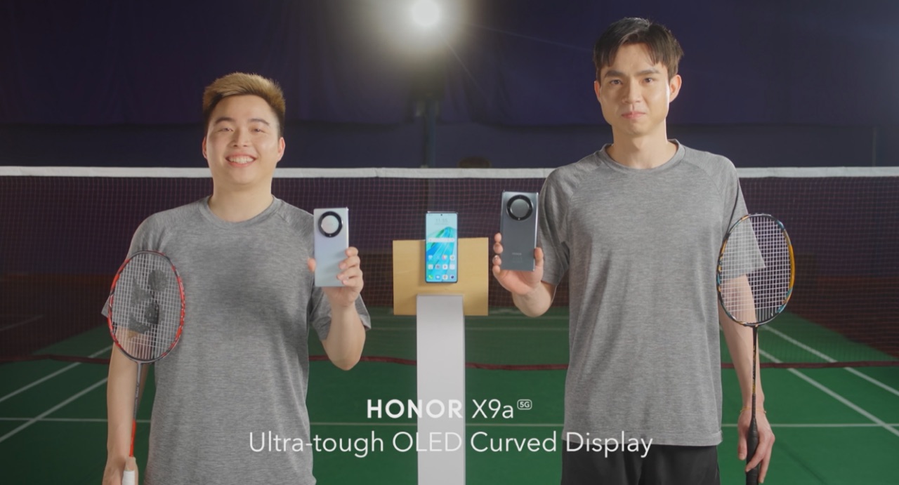 Aaron Chia dan Soh Wooi Yik uji ketahanan skrin Honor X9a 5G 7