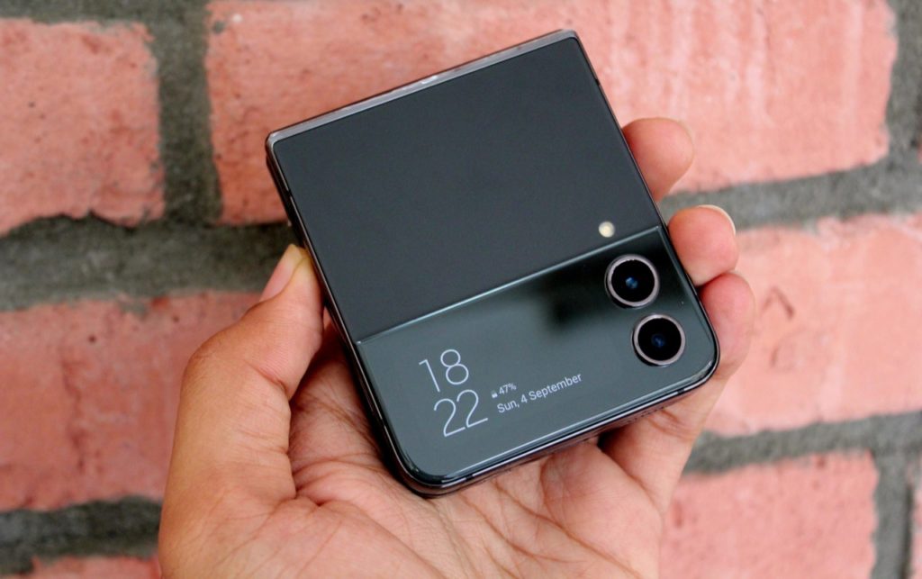 Rekaan Cover Screen Samsung Galaxy Z Flip5 Tertiris 1