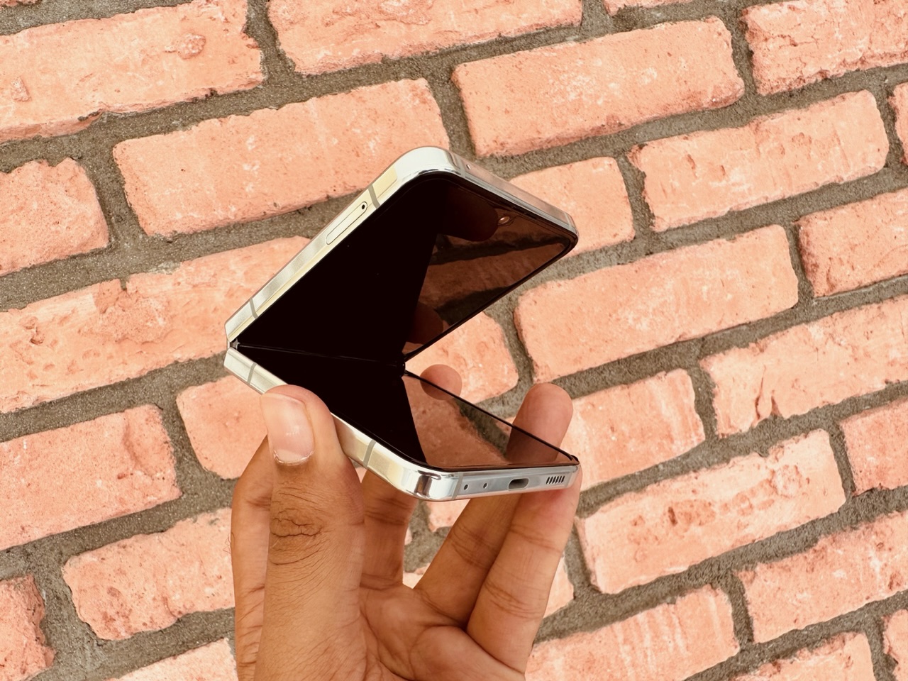 Pandang Pertama Samsung Galaxy Z Flip5 22