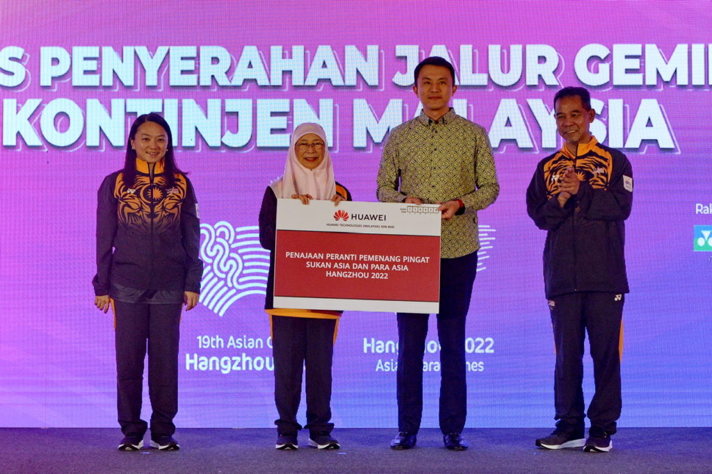 Pemenang pingat di Sukan Asia dan Sukan Para Asia 2022 akan menerima jam HUAWEI Watch yang akan dilancarkan pada 14 September ini 1