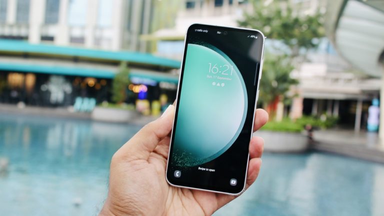 Pandangan Pertama Samsung Galaxy S23 FE - Premium dan Berkuasa 6