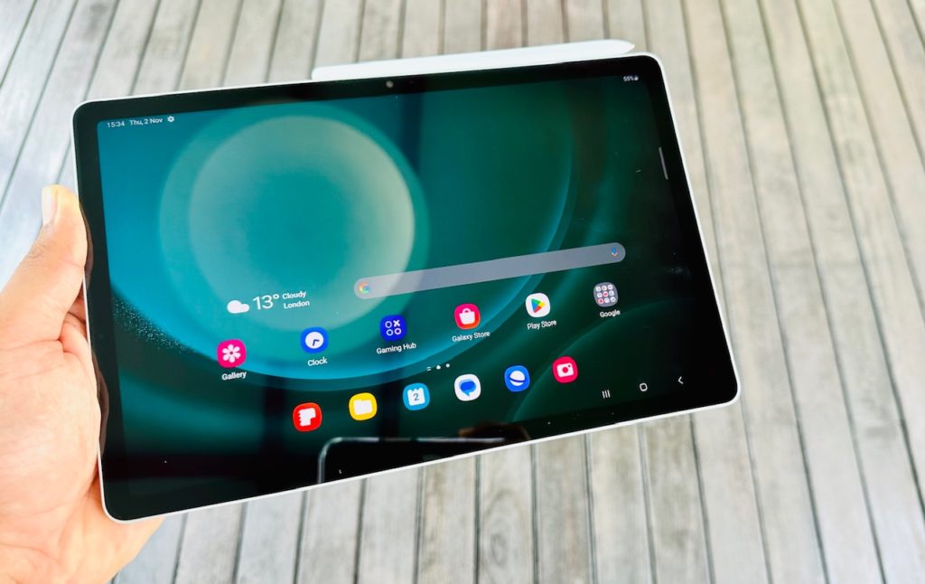 Pandangan Pertama Samsung Galaxy Tab S9 FE - tablet hiburan dan kerja yang turut memiliki S-Pen 1