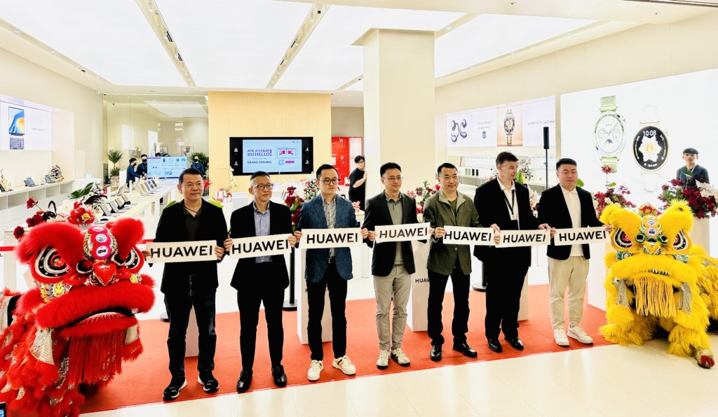 HUAWEI Flagship Store pertama di Asia kini telah dibuka di The Exchange TRX - promosi menarik sehingga 1 Januari 1