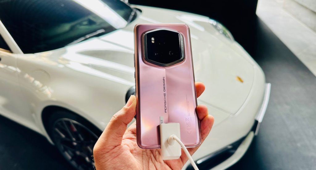 PORSCHE DESIGN HONOR Magic6 RSR akan ditawarkan di stor HONOR bermula 5 Mei ini - RM 7,499 2