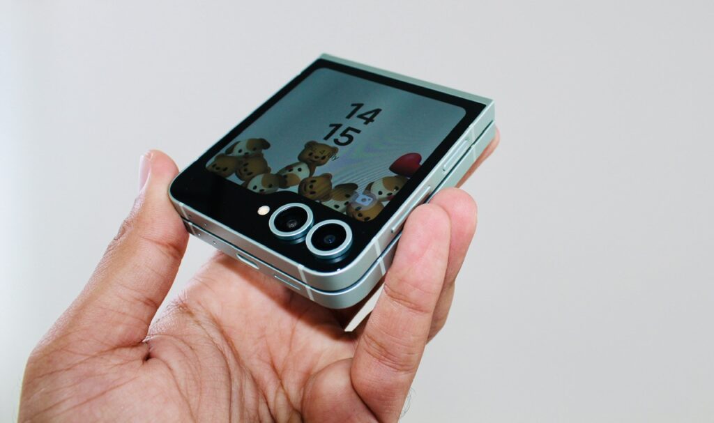 Samsung Galaxy Z Flip6 dilancarkan - sensor utama 50MP dengan bateri lebih besar 3