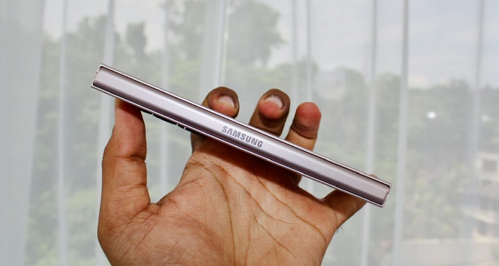Pandang Pertama : Samsung Galaxy Z Fold6 4