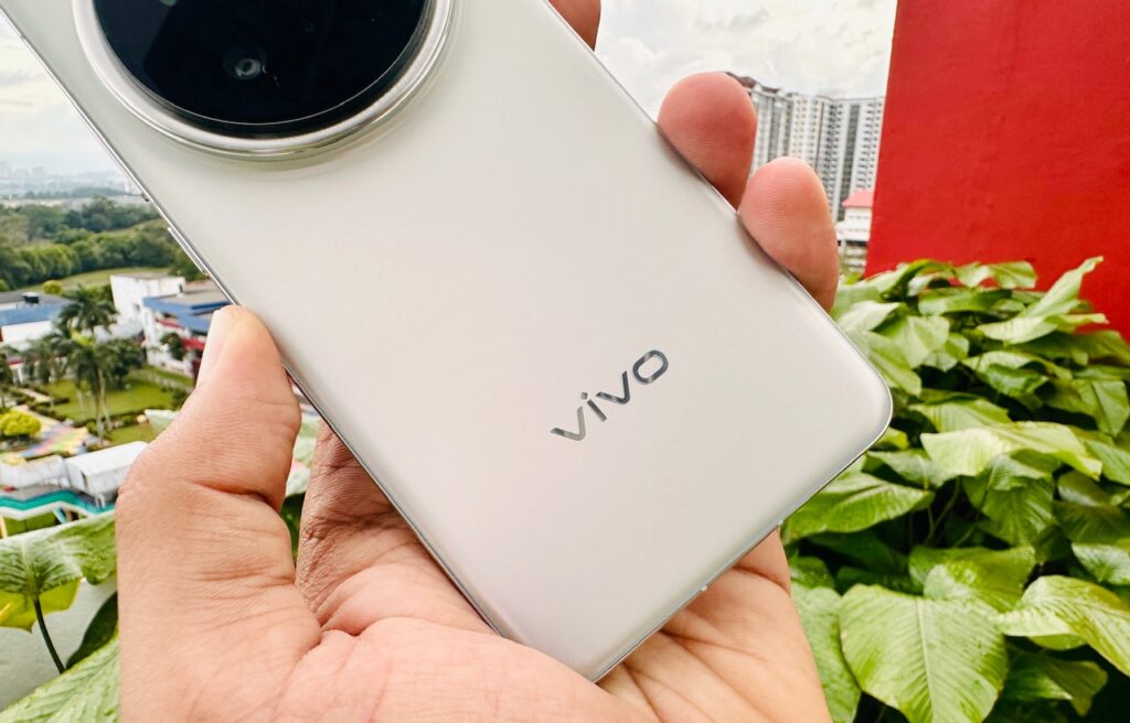 ULASAN : vivo X200 Pro - Teknologi Zoom Luar Biasa, Prestasi Padu 55