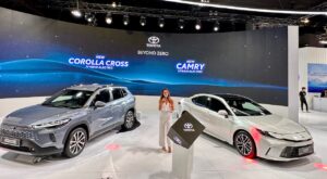 Toyota Corolla Cross 2025 dan Camry 2025 dilancarkan di KLIMS 2024 10