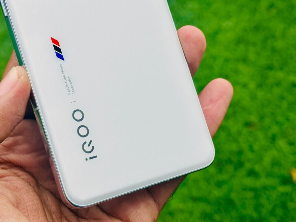 ULASAN : iQOO 13 - Telefon pintar level flagship dengan cipset Snapdragon 8 Elite 4