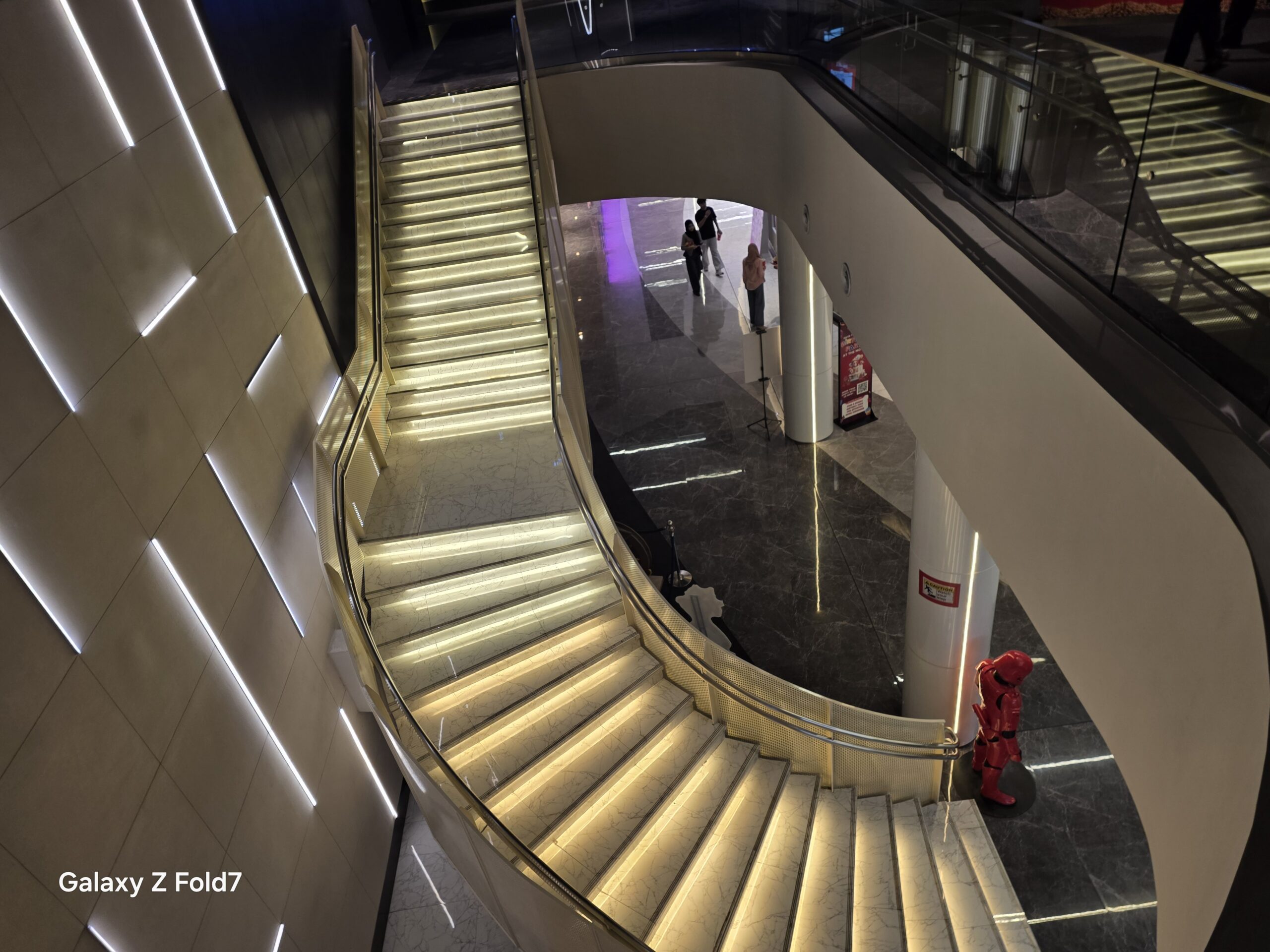 ULASAN : SAMSUNG Galaxy Z Fold7 - Lonjakan Terbesar dalam Sejarah Galaxy Z Fold 18 ULASAN : SAMSUNG Galaxy Z Fold7 - Lonjakan Terbesar dalam Sejarah Galaxy Z Fold 17