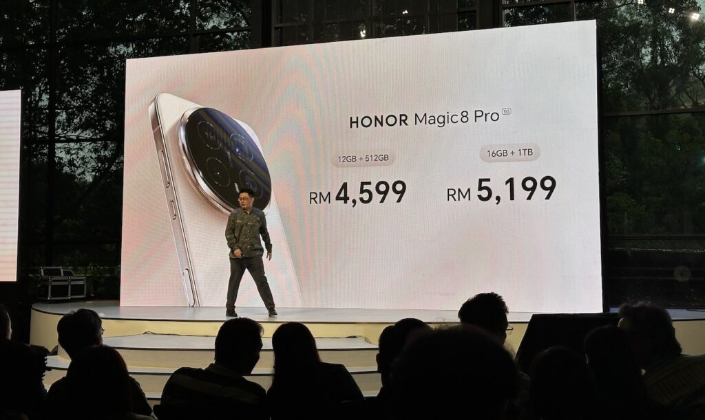 HONOR Magic8 Pro kini rasmi di Malaysia dengan cip Snapdragon 8 Elite Gen 5 dan sensor telefoto 200MP 1