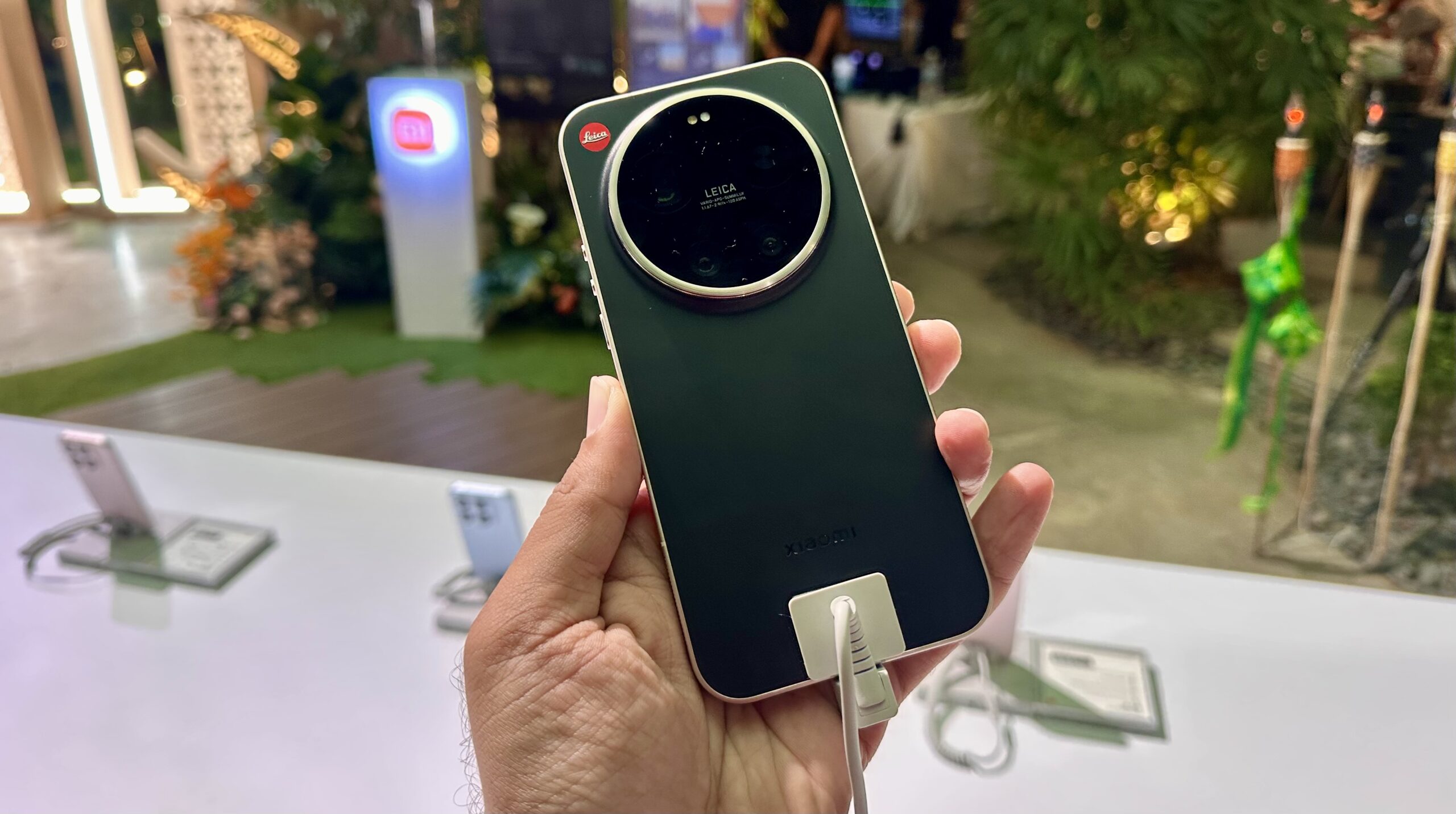 Xiaomi Leica Leitzphone dilancarkan pada harga RM 7,499 - telefon pintar Xiaomi paling mahal! 3 Xiaomi Leica Leitzphone dilancarkan pada harga RM 7,499 - telefon pintar Xiaomi paling mahal! 3