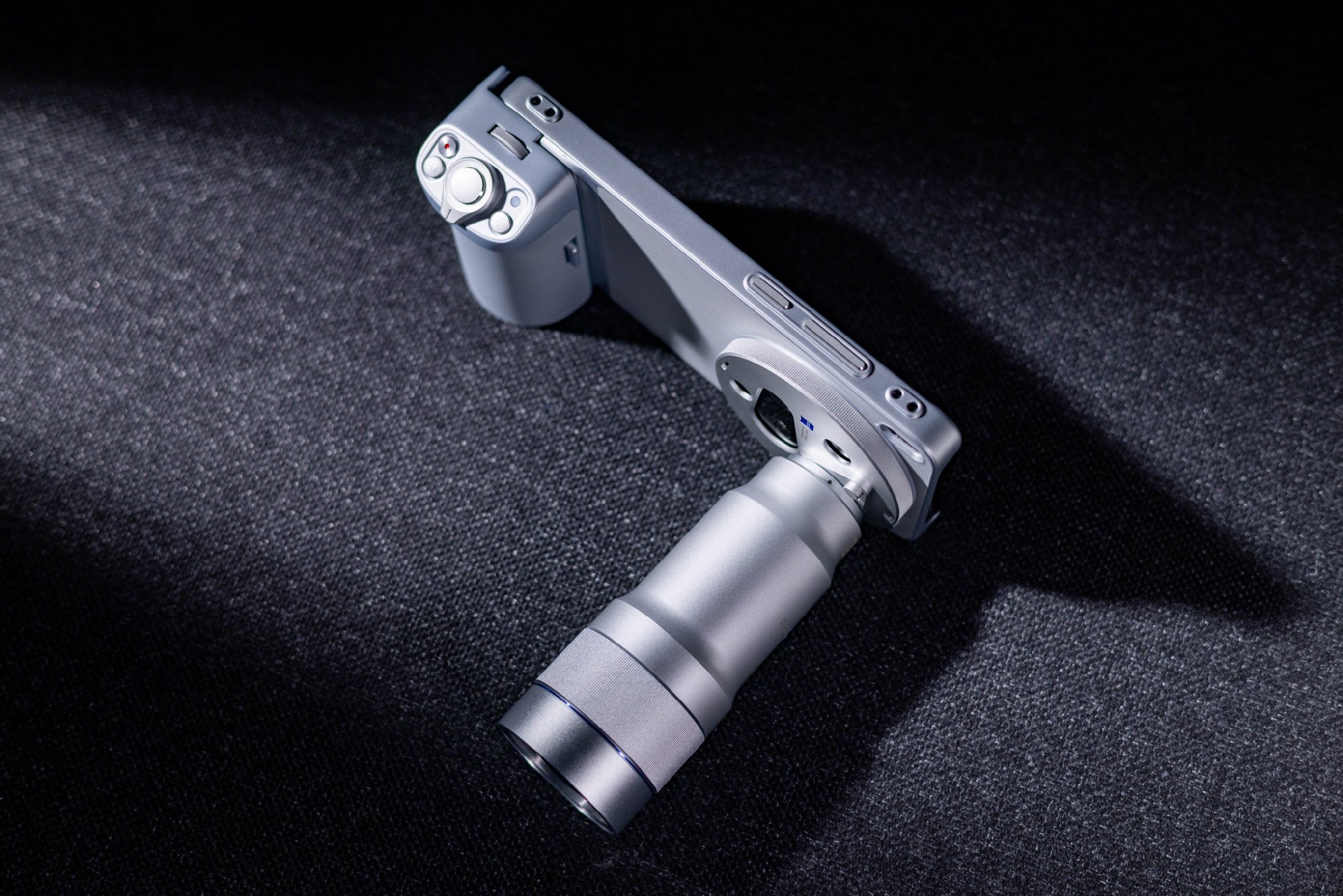 Penampilan Sulung vivo di MWC 2026 menyaksikan penampilan global vivo X300 Ultra bersama 400mm Zeiss Telephoto Extender Kit 5 Penampilan Sulung vivo di MWC 2026 menyaksikan penampilan global vivo X300 Ultra bersama 400mm Zeiss Telephoto Extender Kit 5