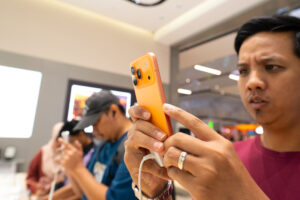 HONOR 600 Series mula dijual secara rasmi - stor penuh dengan pengunjung 2