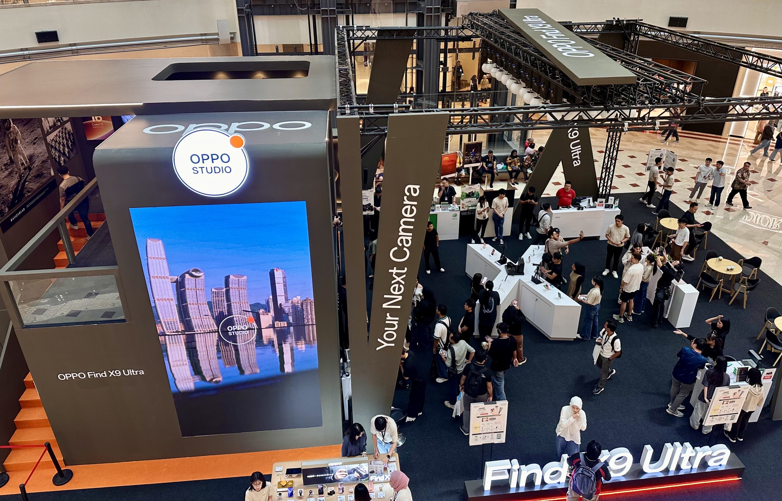 OPPO Studio Pop Up Menghidupkan Kehebatan Pengimejan Find X9 Ultra Bersama Tawaran Eksklusif di Roadshow 3 OPPO Studio Pop Up Menghidupkan Kehebatan Pengimejan Find X9 Ultra Bersama Tawaran Eksklusif di Roadshow 3