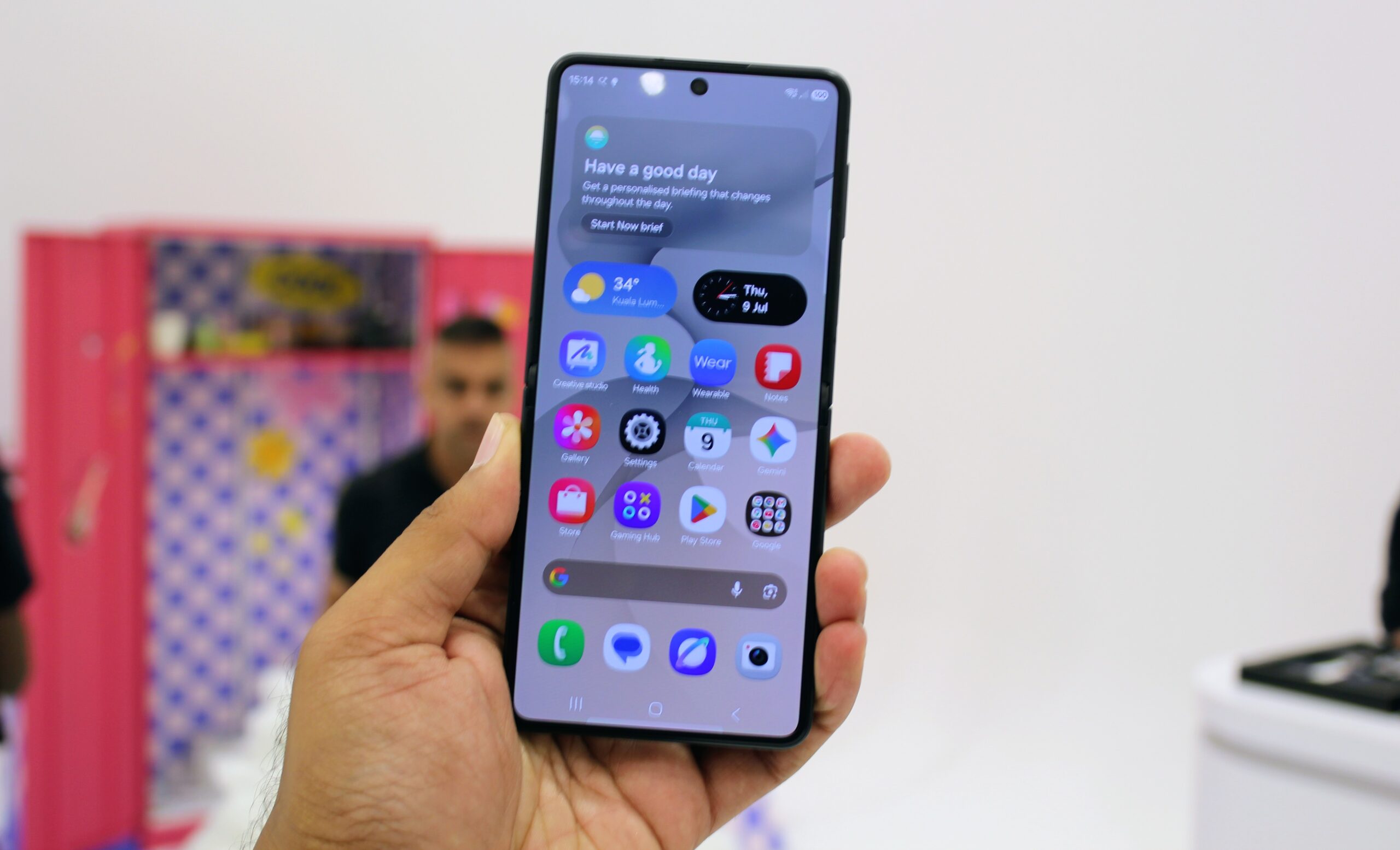 Pandang Pertama : Samsung Galaxy Z Flip8 - adakah Flip masih relevan? 7 Pandang Pertama : Samsung Galaxy Z Flip8 - adakah Flip masih relevan? 7