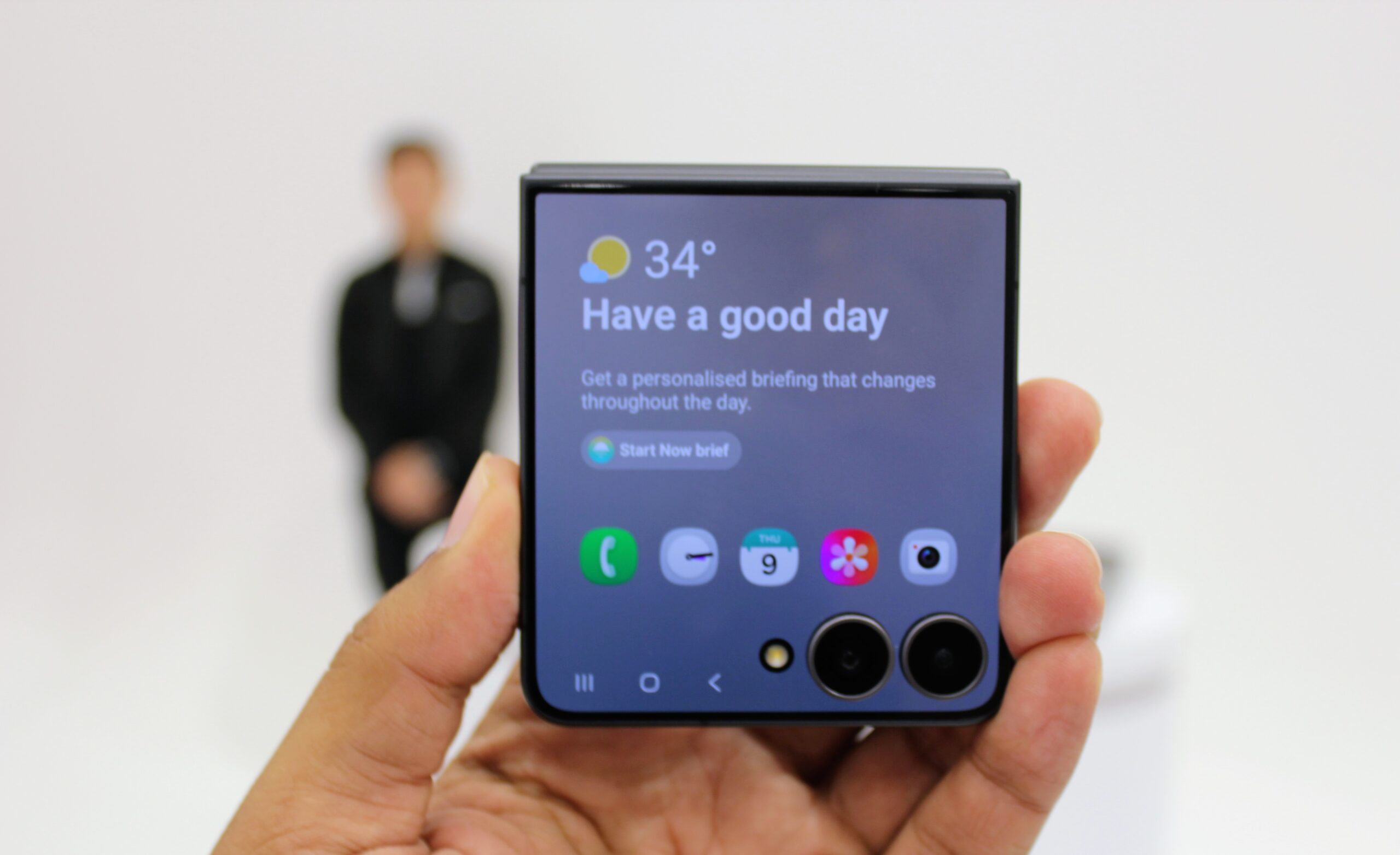 Pandang Pertama : Samsung Galaxy Z Flip8 - adakah Flip masih relevan? 4 Pandang Pertama : Samsung Galaxy Z Flip8 - adakah Flip masih relevan? 4