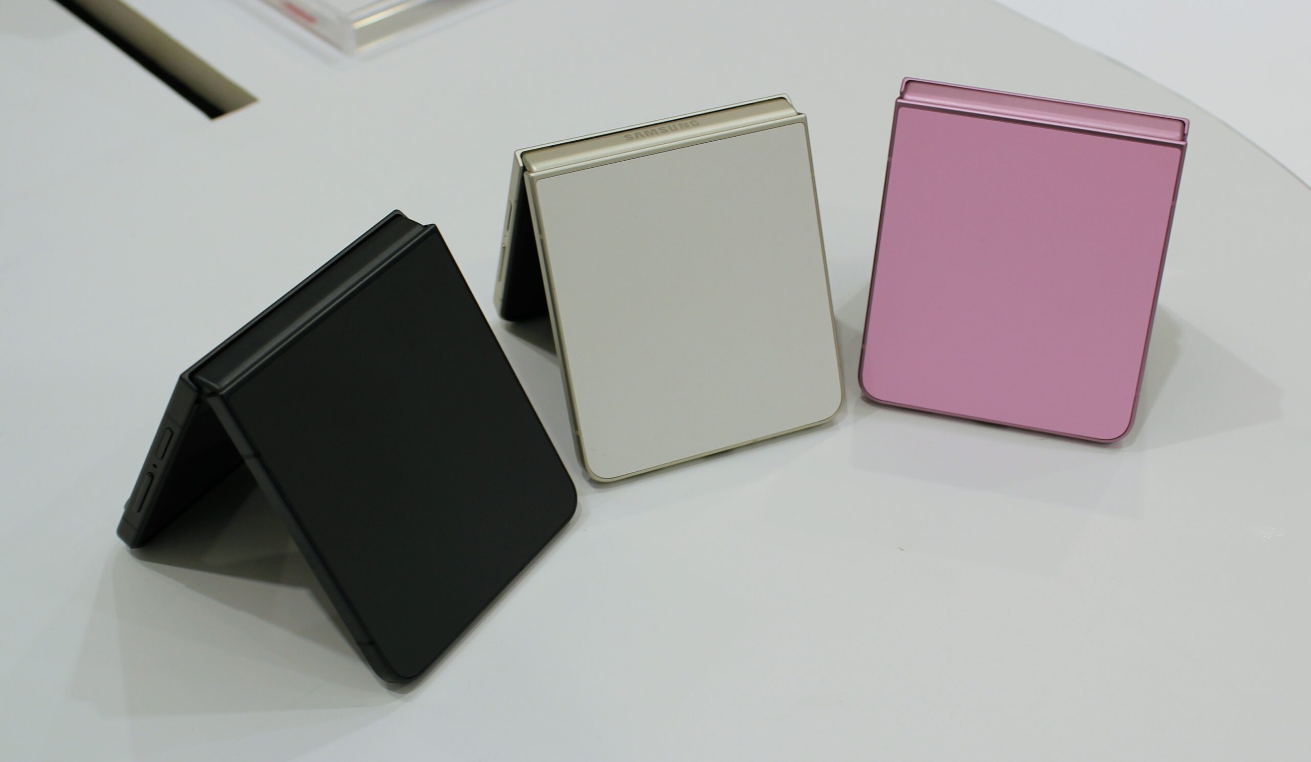 Pandang Pertama : Samsung Galaxy Z Flip8 - adakah Flip masih relevan? 6 Pandang Pertama : Samsung Galaxy Z Flip8 - adakah Flip masih relevan? 6
