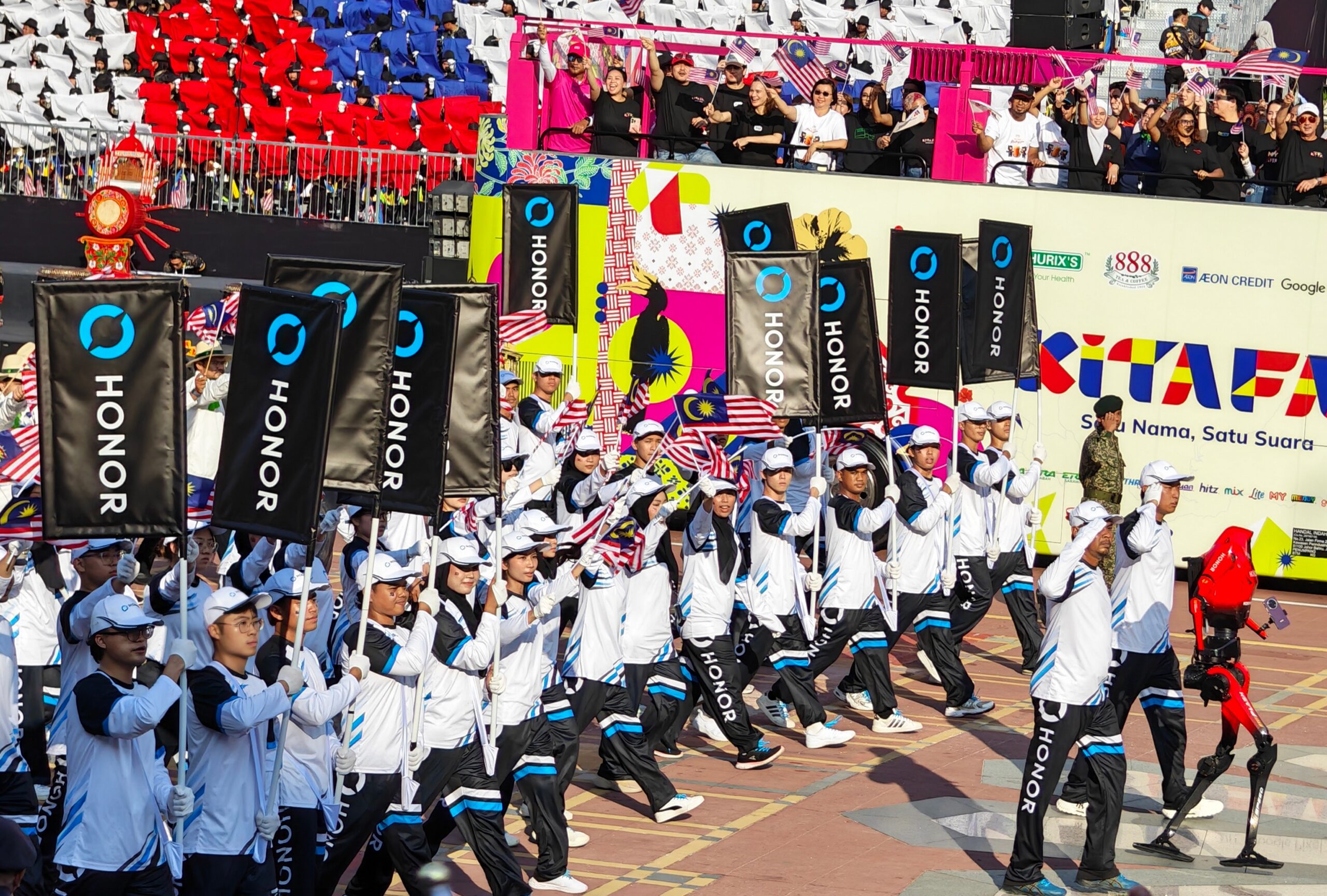 HONOR telah menyertai Perarakan Hari Kebangsaan, X9e Pro dan Robot HONOR juga turut serta 2 HONOR telah menyertai Perarakan Hari Kebangsaan, X9e Pro dan Robot HONOR juga turut serta 2