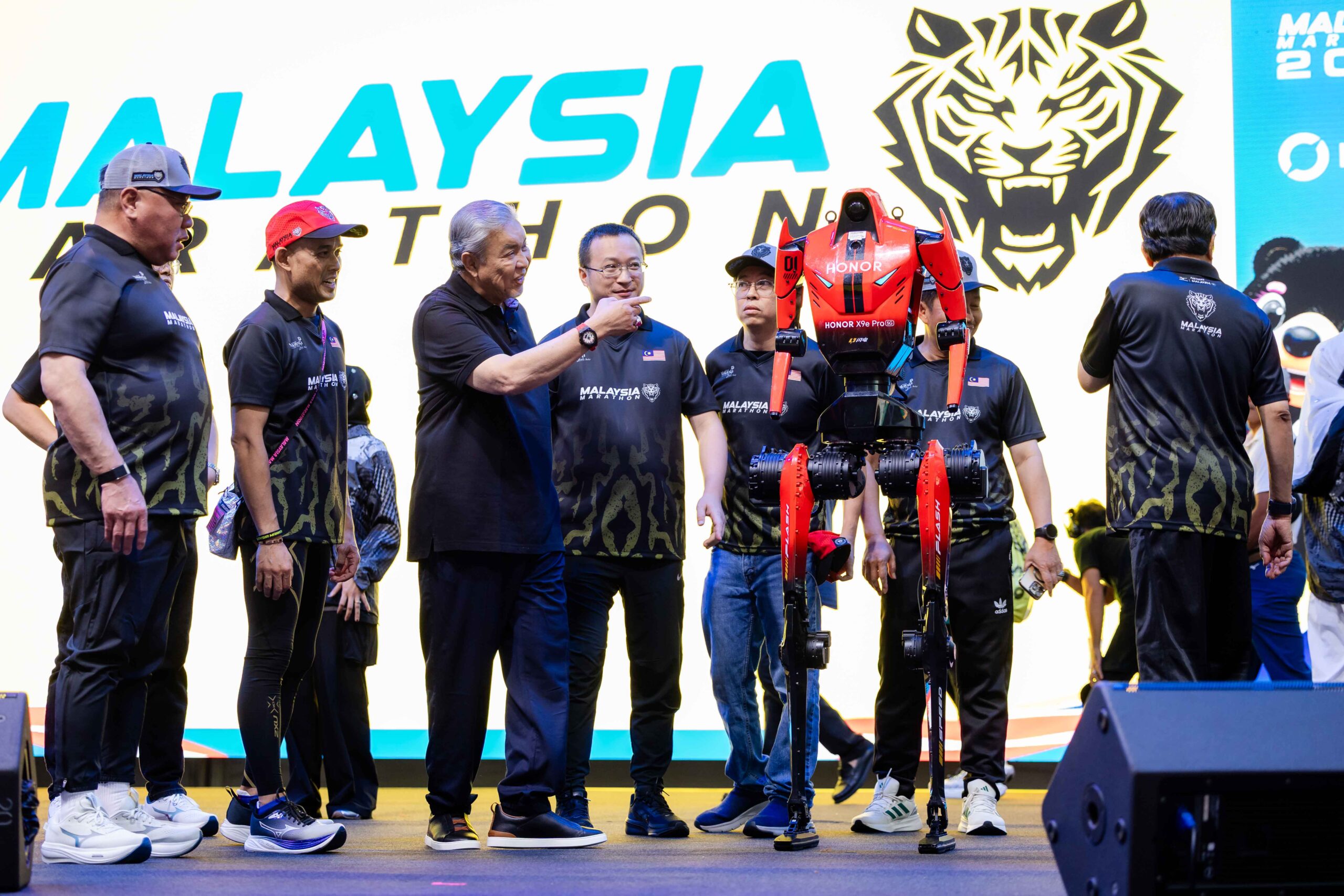 HONOR telah menyertai Perarakan Hari Kebangsaan, X9e Pro dan Robot HONOR juga turut serta 9 HONOR telah menyertai Perarakan Hari Kebangsaan, X9e Pro dan Robot HONOR juga turut serta 9